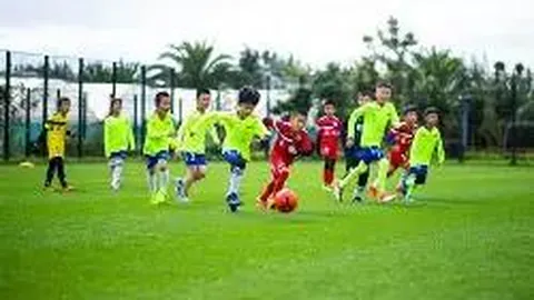 郭富城带女搭经济舱引争议，方媛巧妙回应质疑