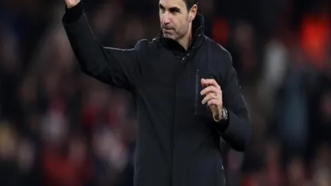 《巨款悬赏！奥斯卡索求2025年薪，欠薪风波高达900万引关注》